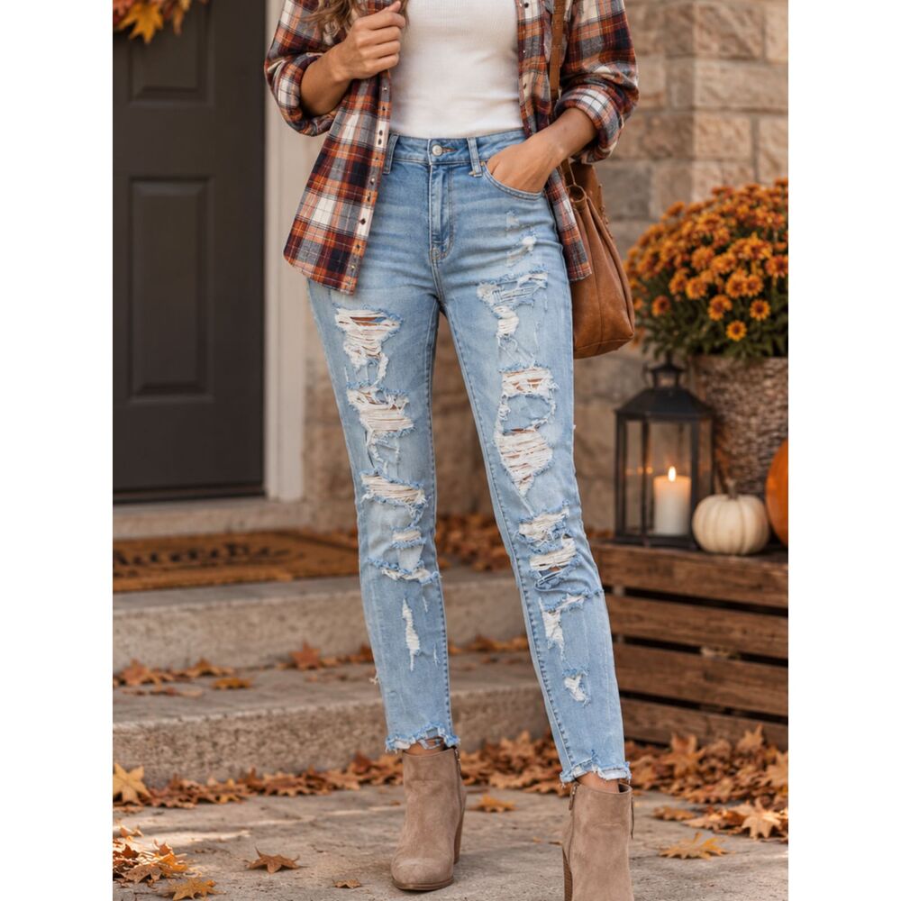 American Eagle Super High Rise Distressed Skinny Jeans Light Wash Size 10
